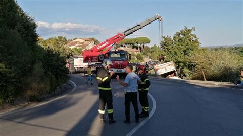 incidente san gimignano oggi|Famiglia travolta da rimorchio, raccolta fondi per aiutarla. Si。